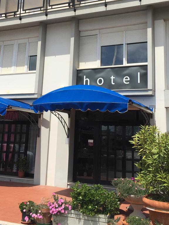莱蒂齐亚酒店 福洛尼卡 外观 照片